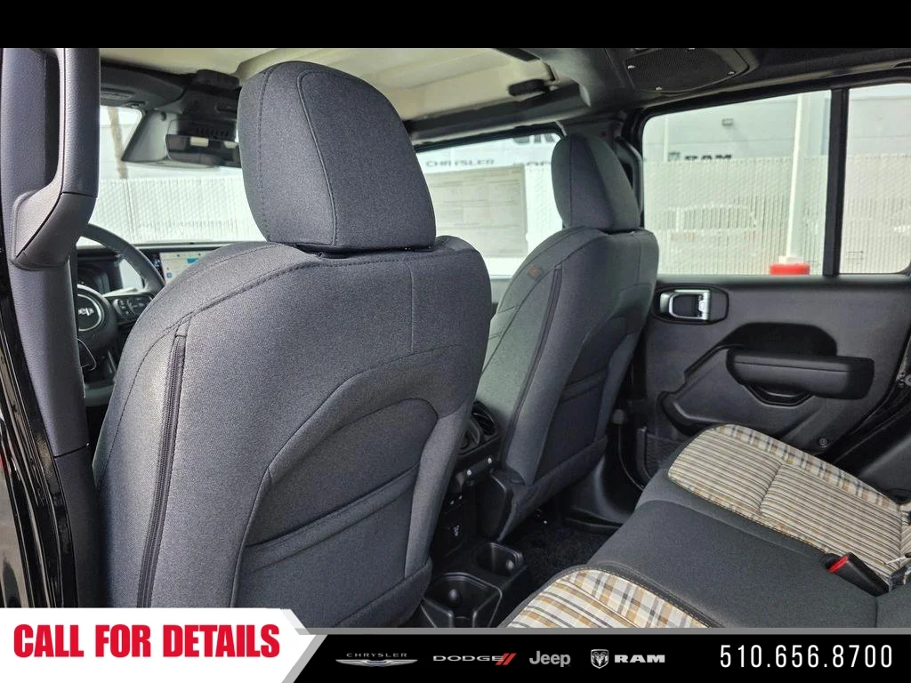New 2026 Black Clear-Coat Exterior Paint Jeep 85th Anniversary Edition image 14