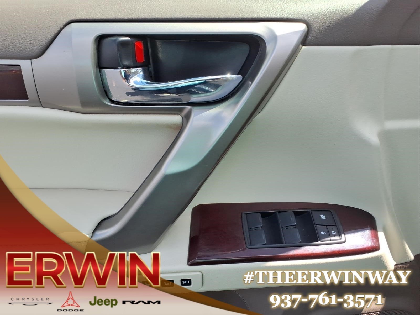 Used 2018 Starfire Pearl Lexus Base image 11