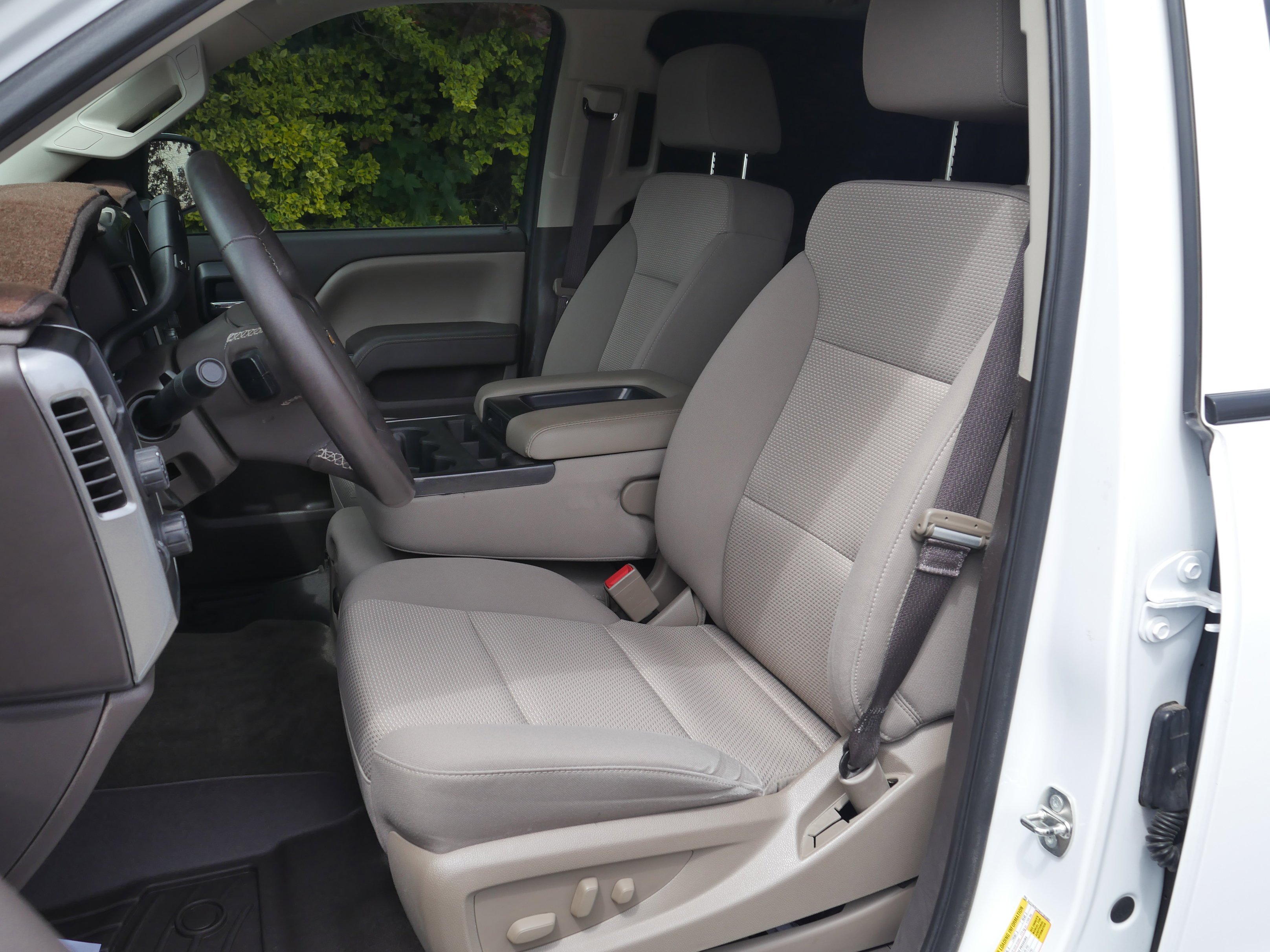Used 2017 Summit White Chevrolet LT image 27