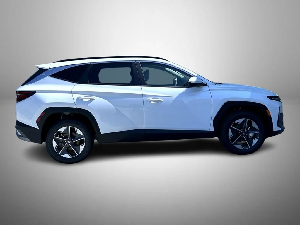New 2026 White Hyundai SEL image 4