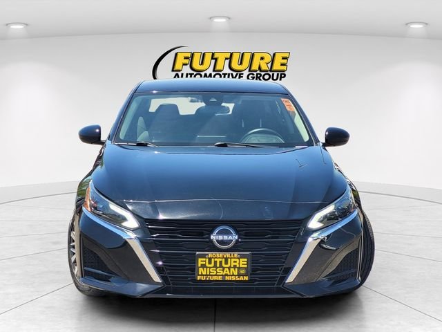 Used 2023 Black Nissan 2.5 SV image 2