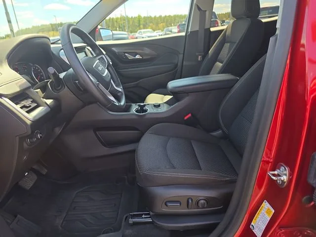 Used 2024 Volcanic Red Tintcoat GMC SLE image 10