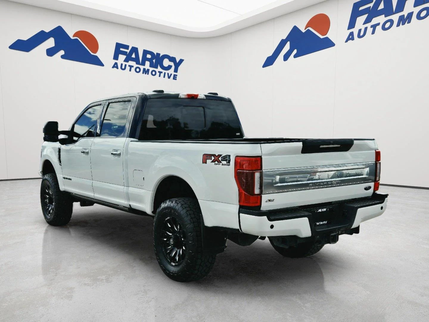 Used 2022 Star White Metallic Tri-Coat Ford Platinum image 8