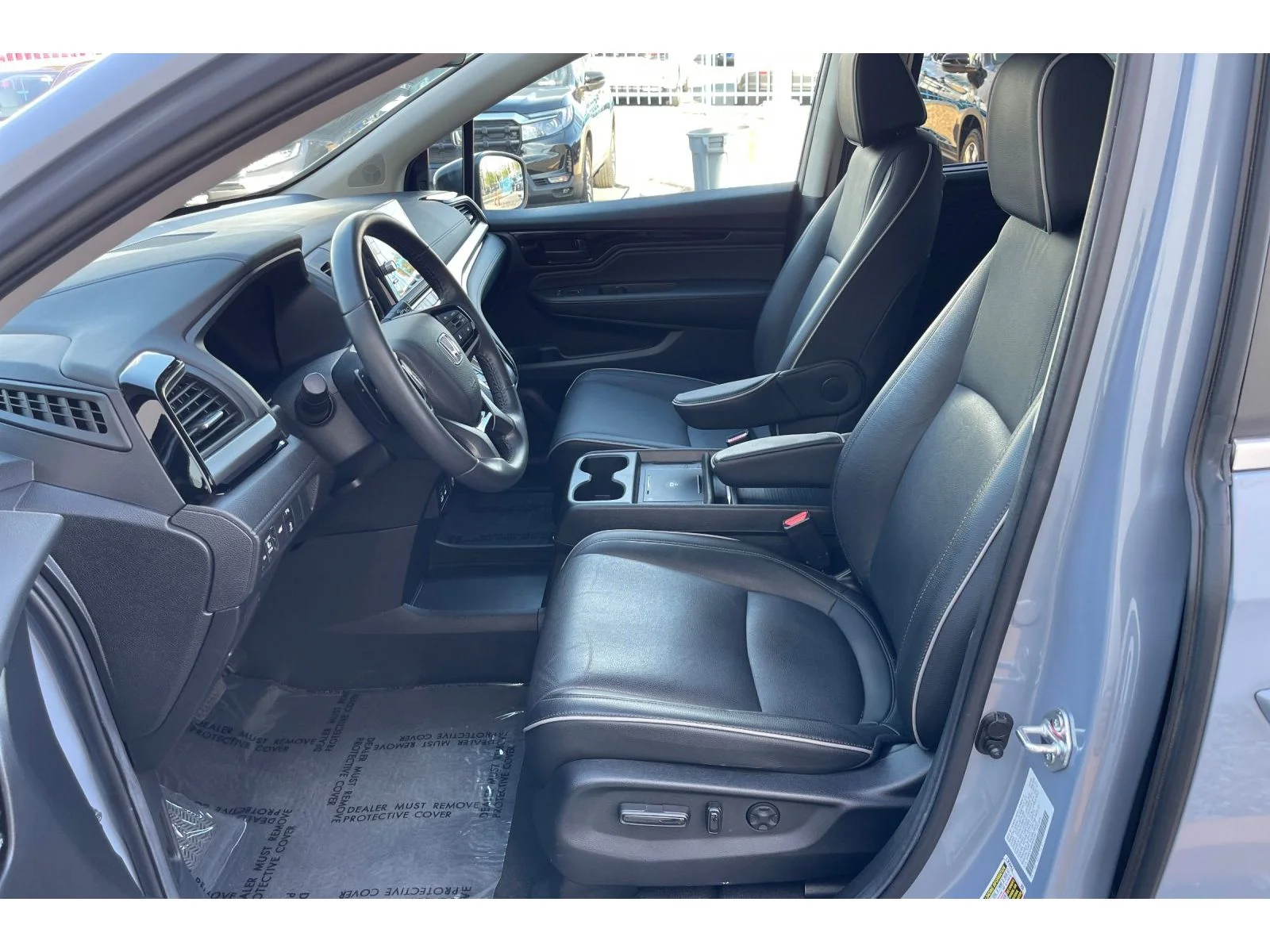 Used 2025 SONIC GRAY PEARL Honda Touring image 10