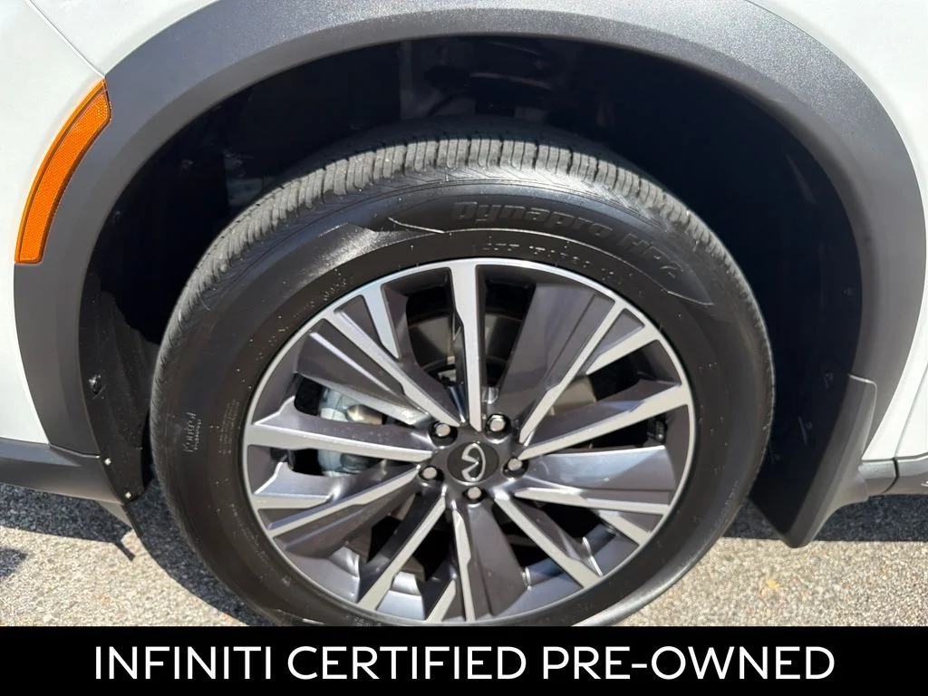 Certified Used 2026 Radiant White INFINITI LUXE image 14