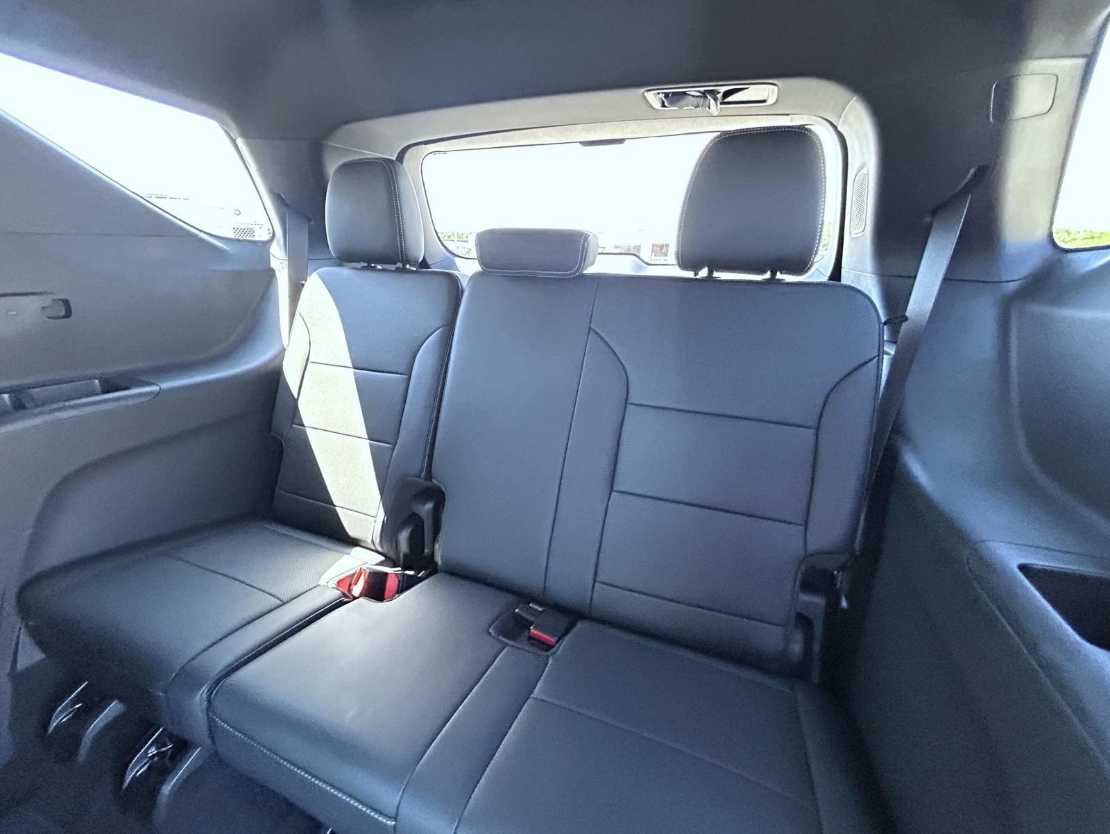 2027 Chevrolet Traverse LT - Photo 22