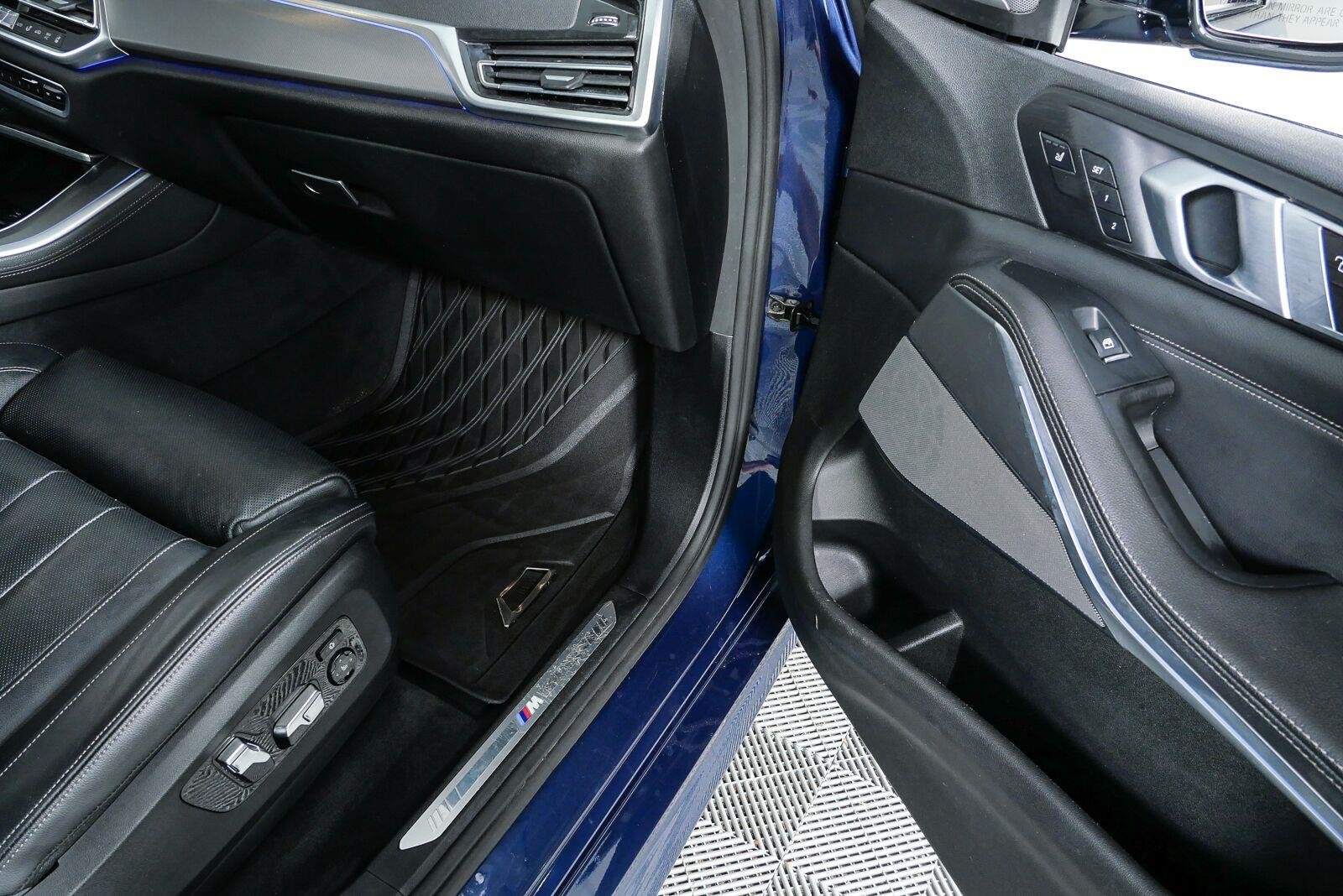 Used 2019 Tanzanite Blue II Metallic BMW xDrive40i image 25