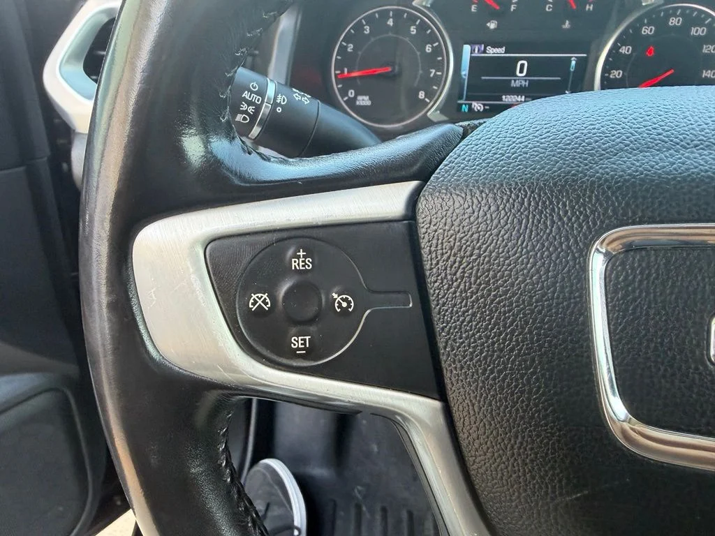 Used 2018 Silver GMC SLE-2 image 17