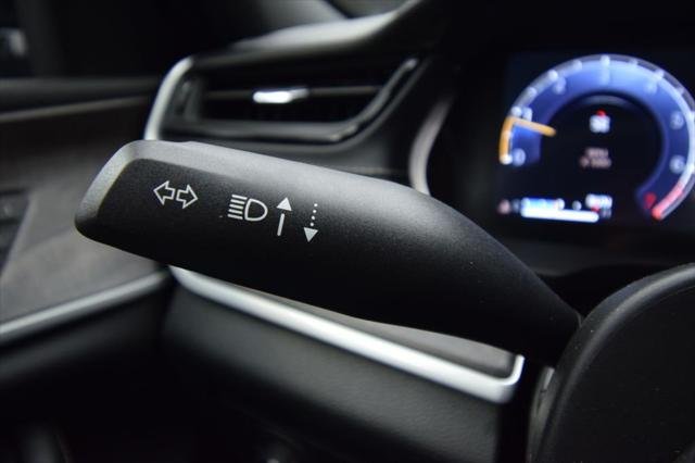 New 2026 Diamond Black Crystal Pearlcoat Jeep Limited image 27