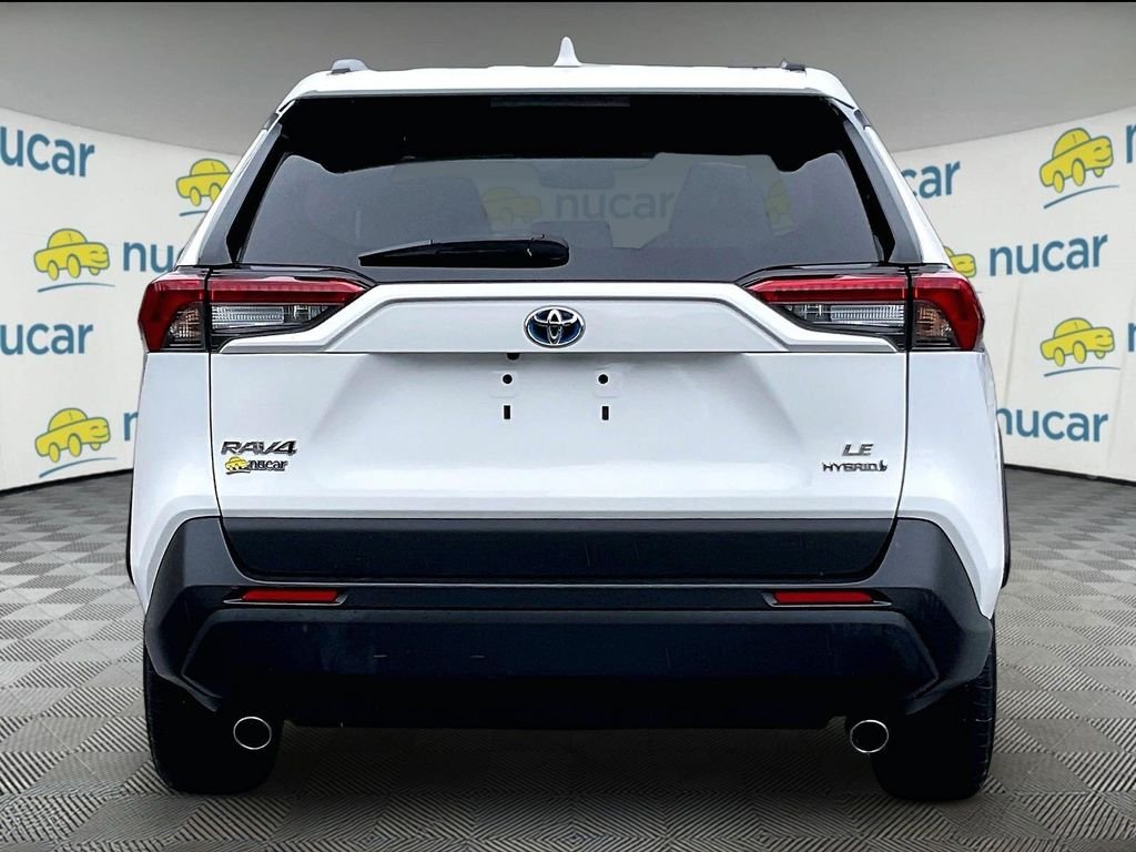 Used 2022 White Toyota LE image 5