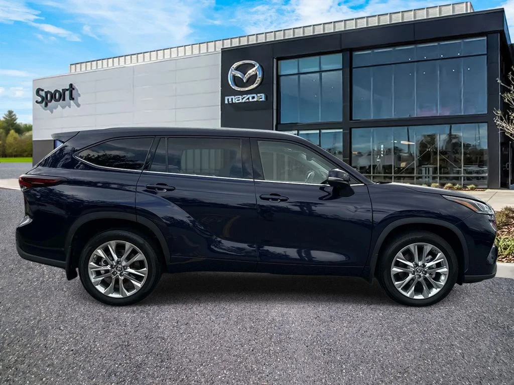 Used 2024  Toyota Limited image 2