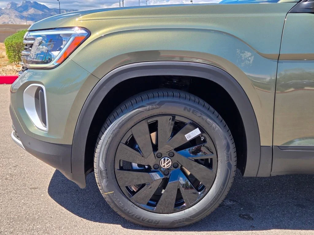 New 2026 Green Volkswagen 2.0T SE w/Technology image 5