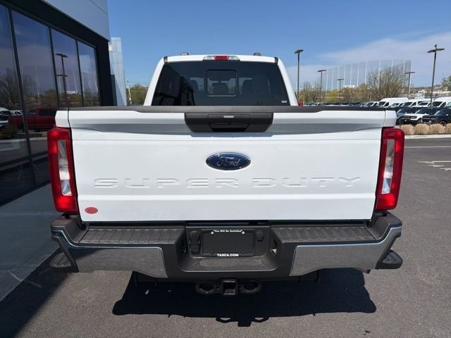 New 2026 Oxford White Ford F-350® XL image 4
