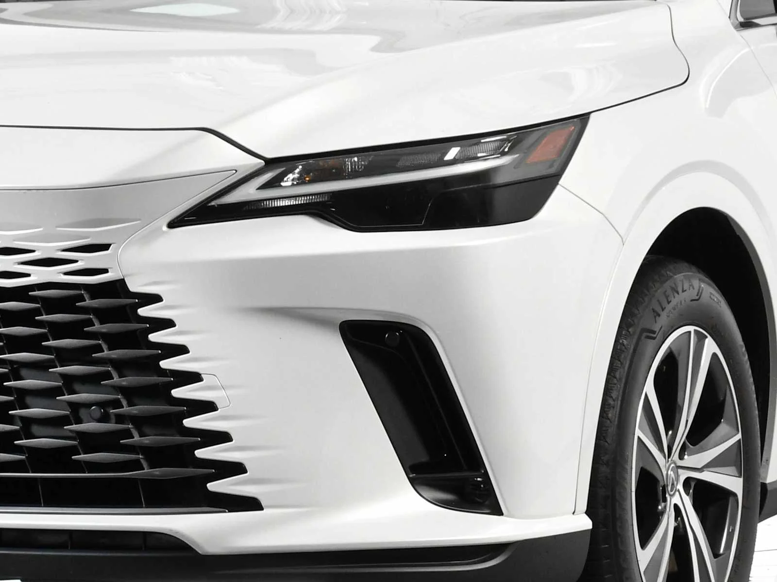 Used 2023 Eminent White Pearl Lexus Premium image 11