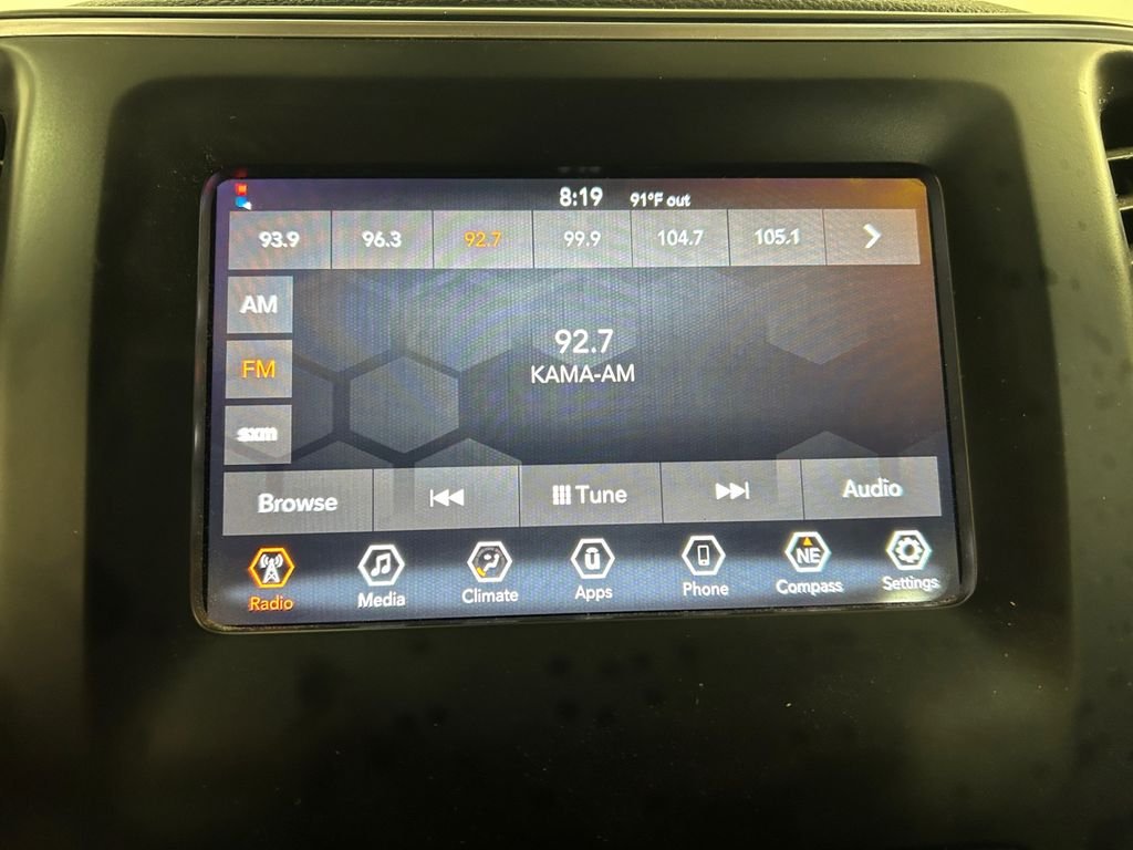 Used 2019 Red Jeep Latitude Plus image 11