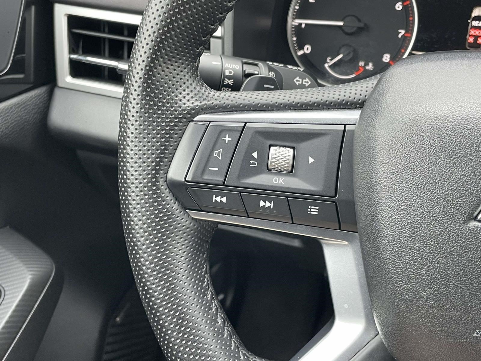 Used 2025 Graphite Gray Mitsubishi SE image 21