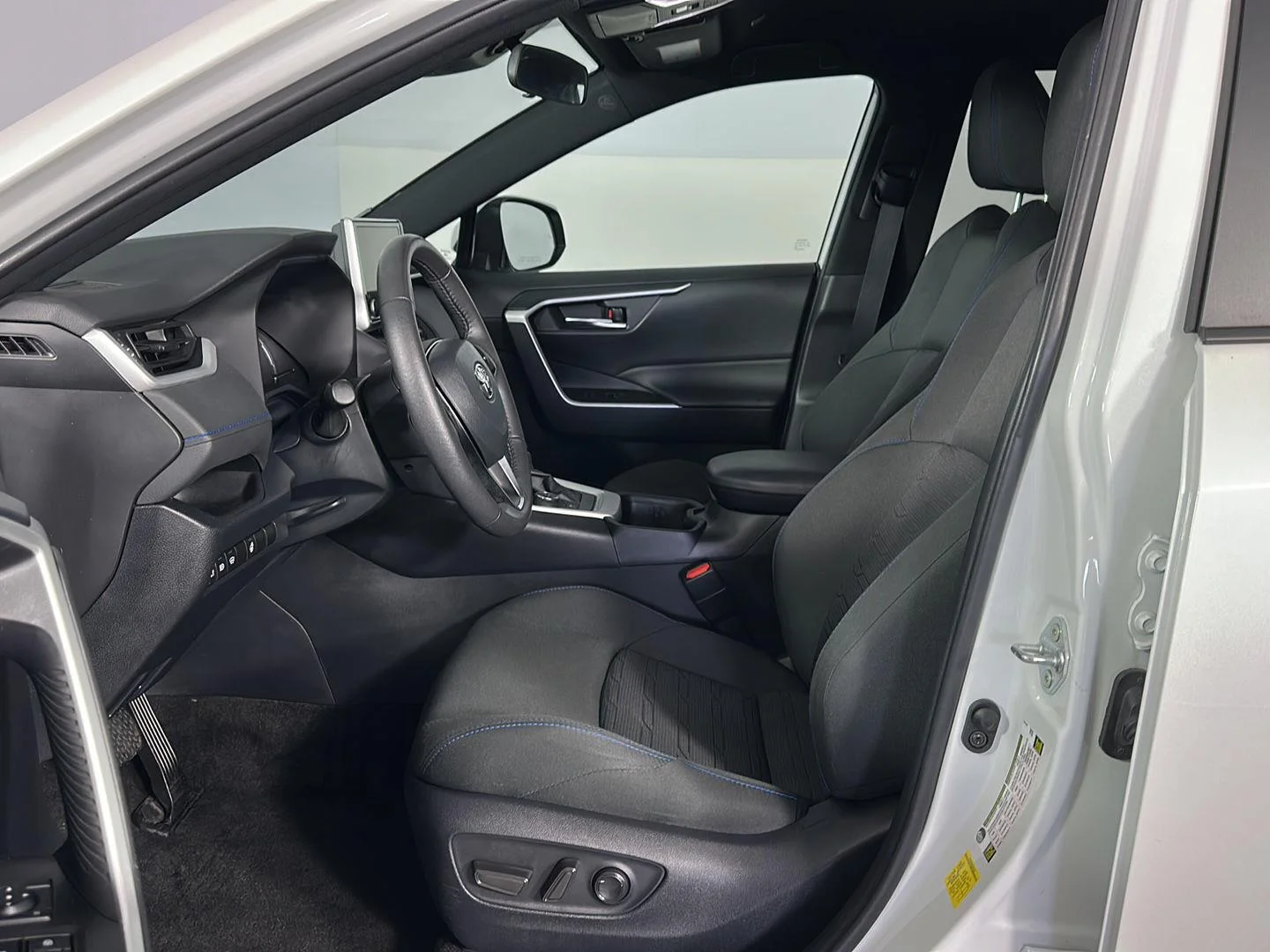 Used 2024 Wind Chill Pearl Toyota Hybrid SE image 8