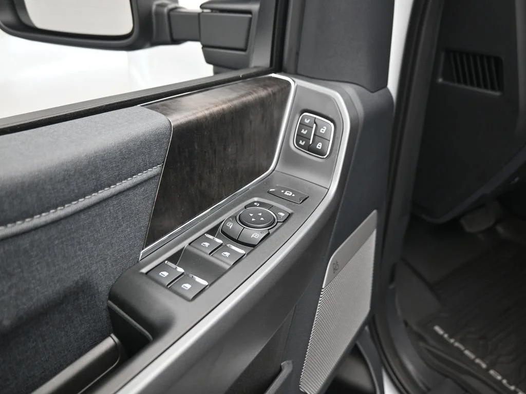 New 2026 Oxford White Ford Lariat image 10