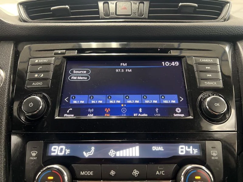 Used 2018 Silver Nissan SV image 28