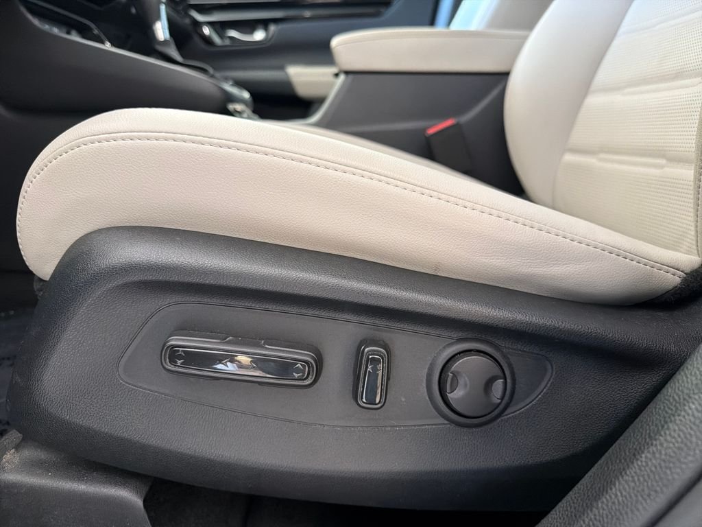 Used 2023  Honda EX-L image 13
