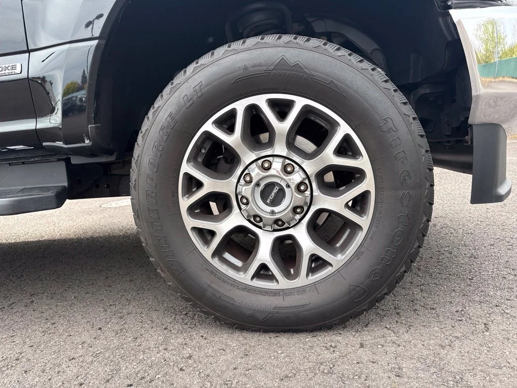 Used 2020 Black Metallic Ford Lariat image 25