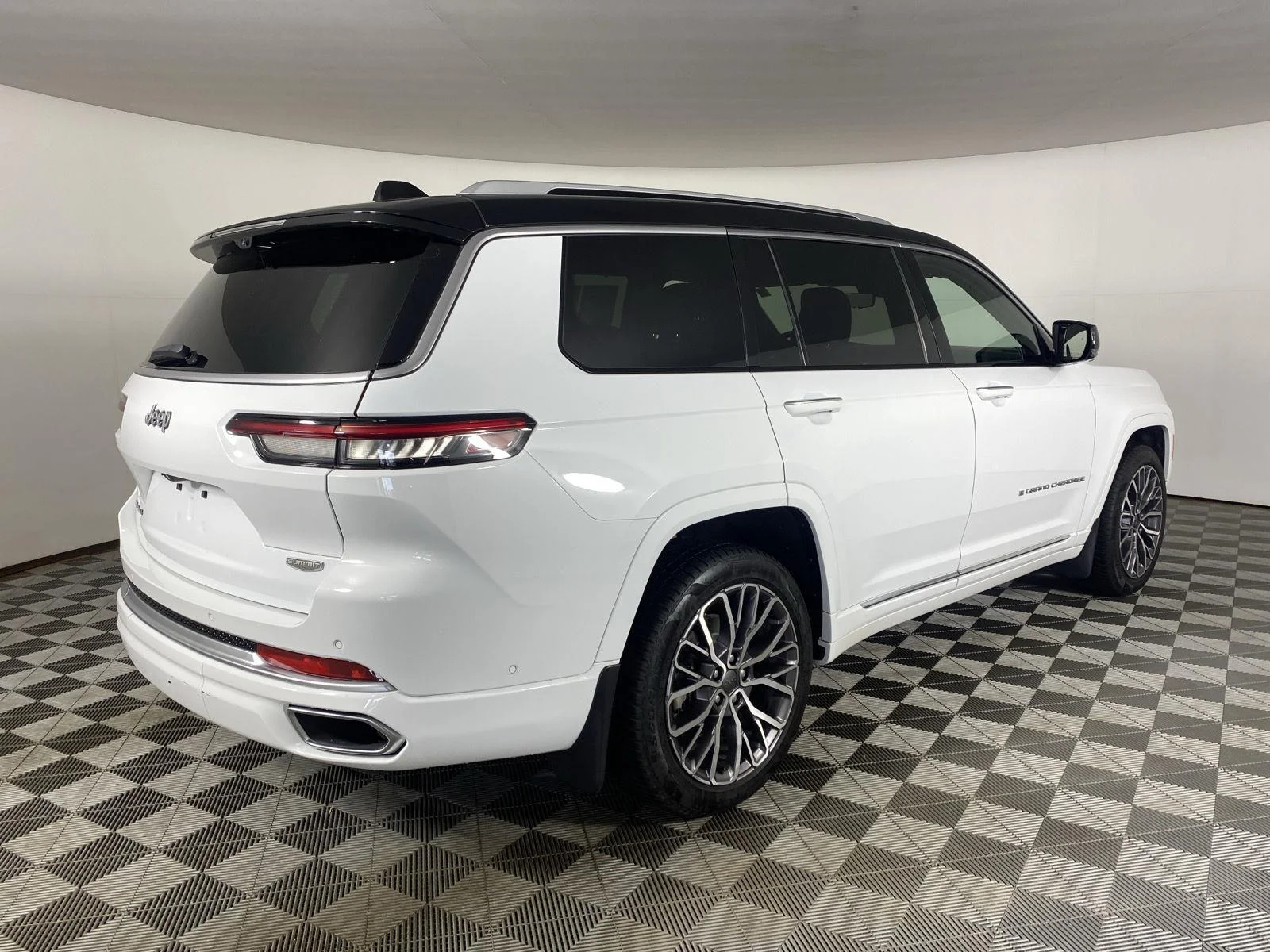 Used 2022 Bright White Clearcoat Jeep Summit Reserve image 7