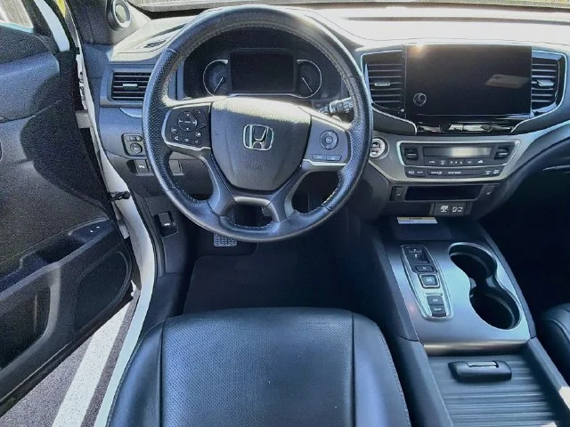 Used 2023  Honda EX-L image 13