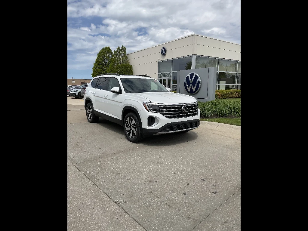 New 2026 Opal White Pearl Volkswagen SE 4Motion image 1