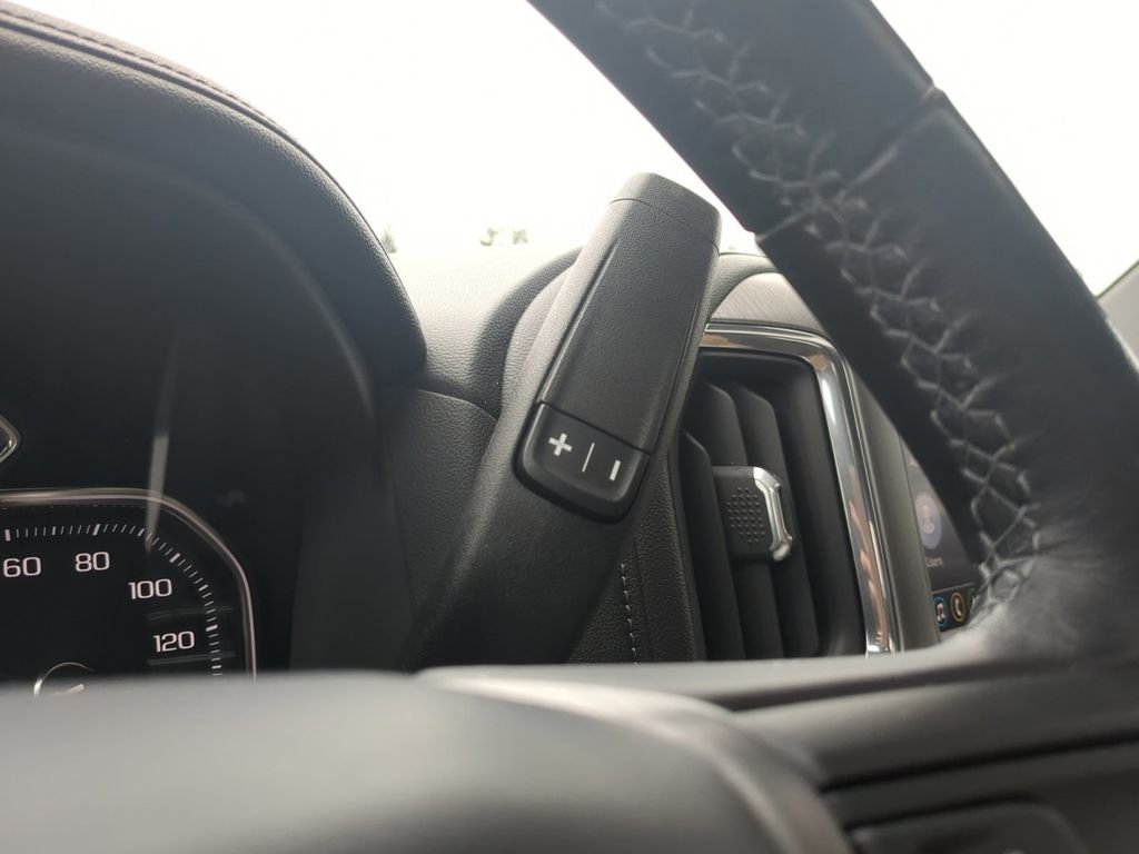Used 2022 White Frost Tri-Coat GMC Denali image 17