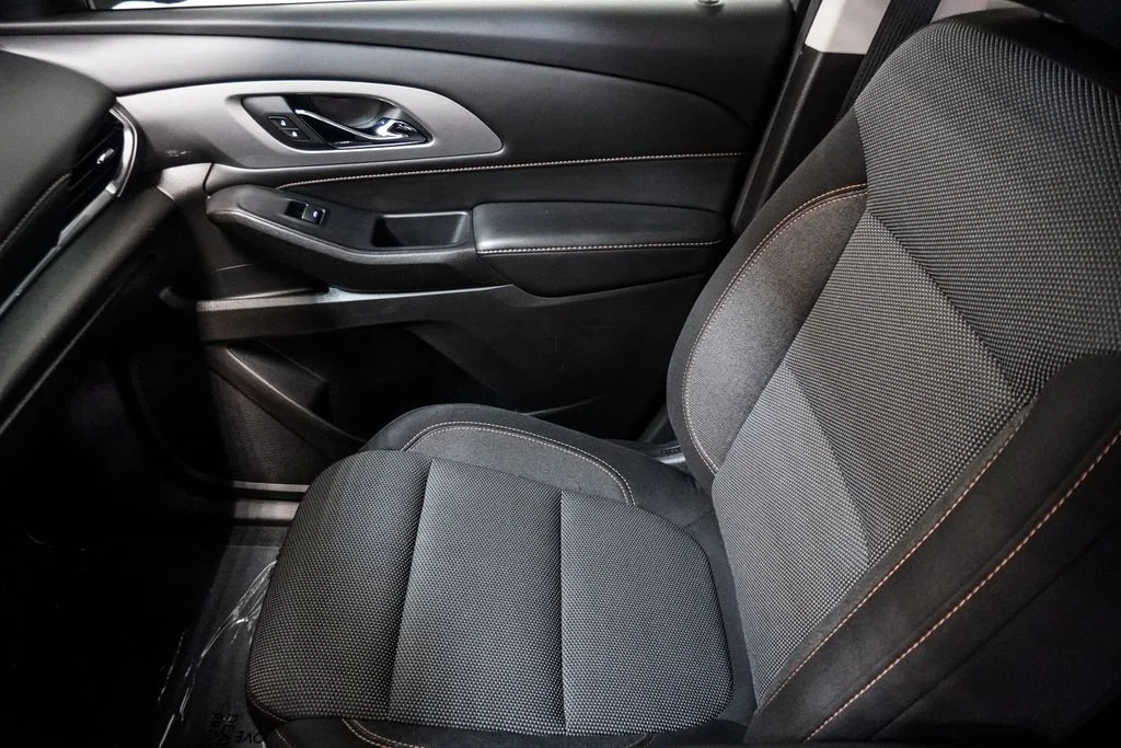 Used 2021 White Chevrolet LT image 27