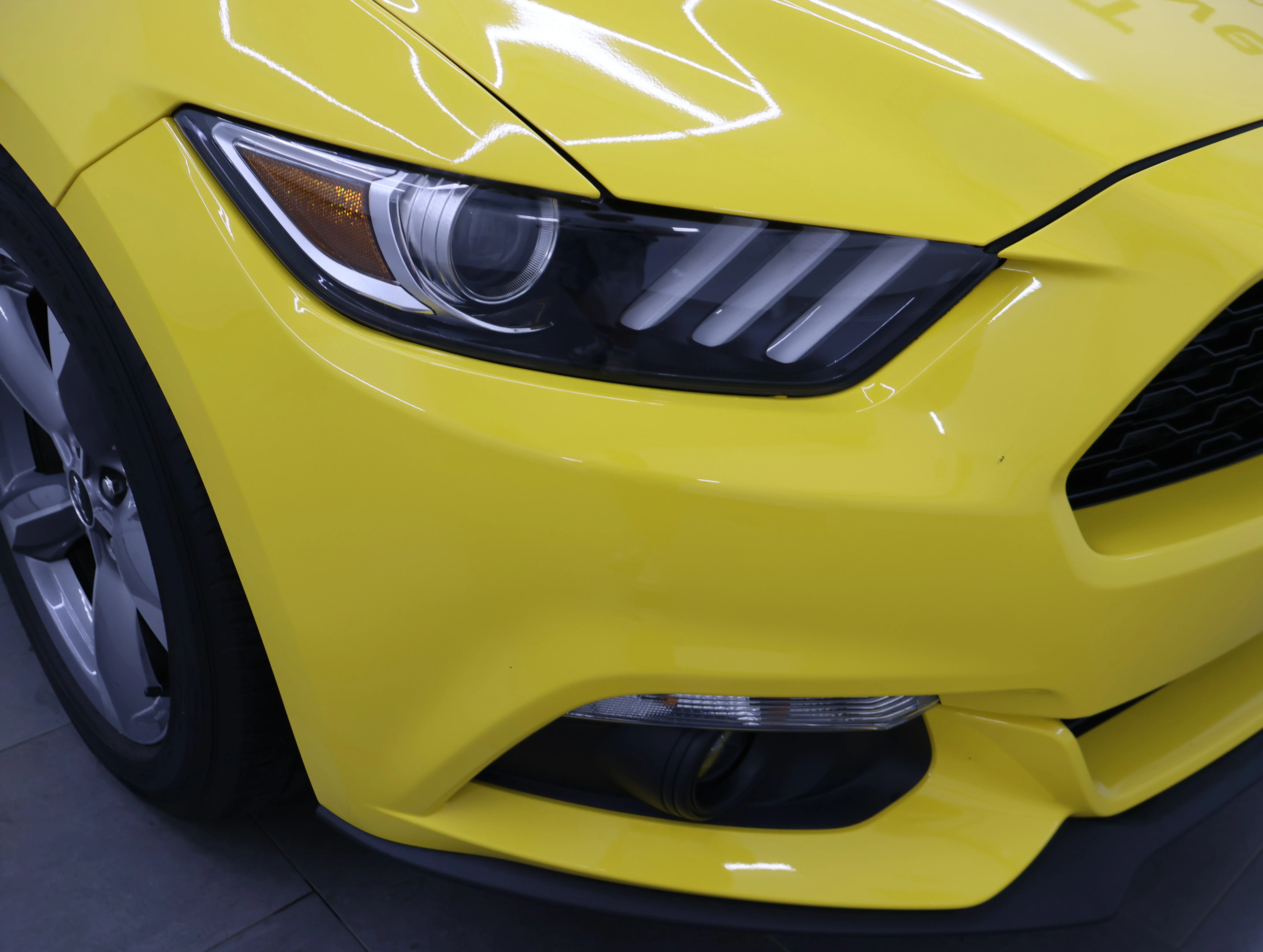 Used 2016 Triple Yellow Tri-Coat Ford V6 image 21
