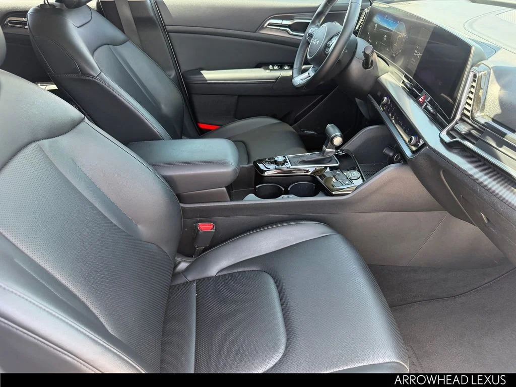 Used 2023 White Kia SX image 12