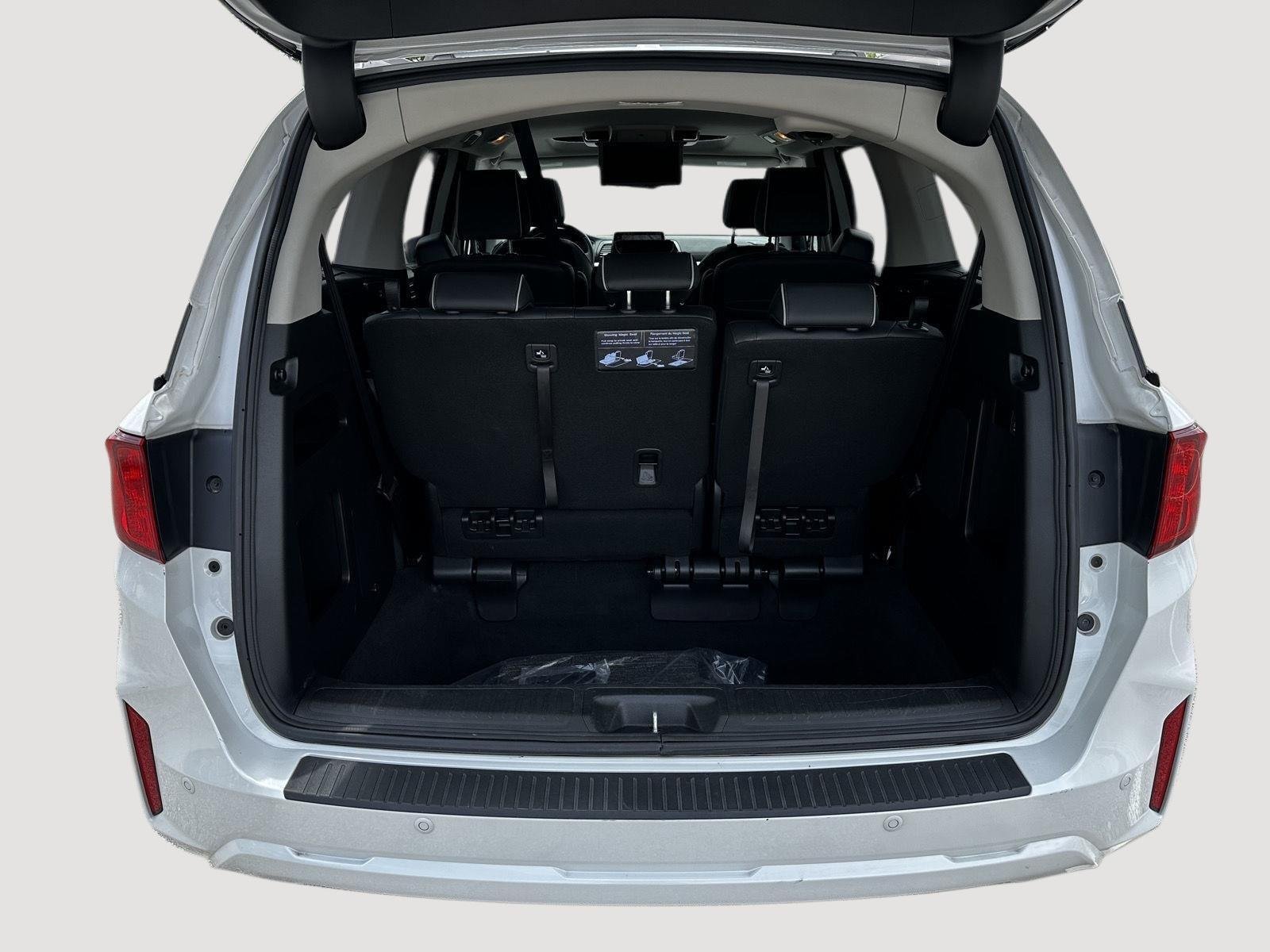 Used 2025 Platinum White Pearl Honda Touring image 26