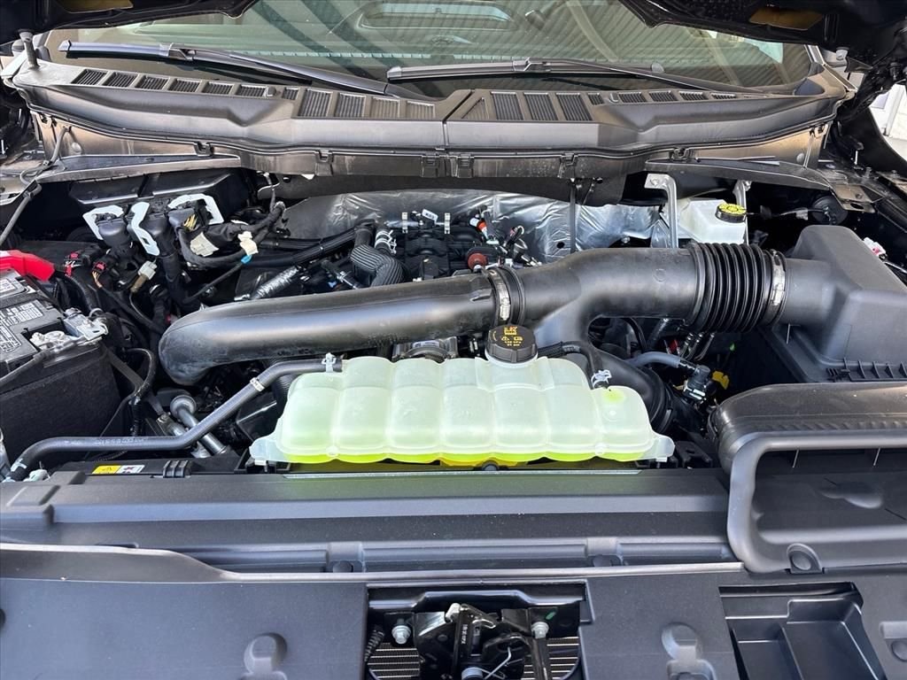 New 2026 Carbonized Gray Metallic Ford XLT image 29