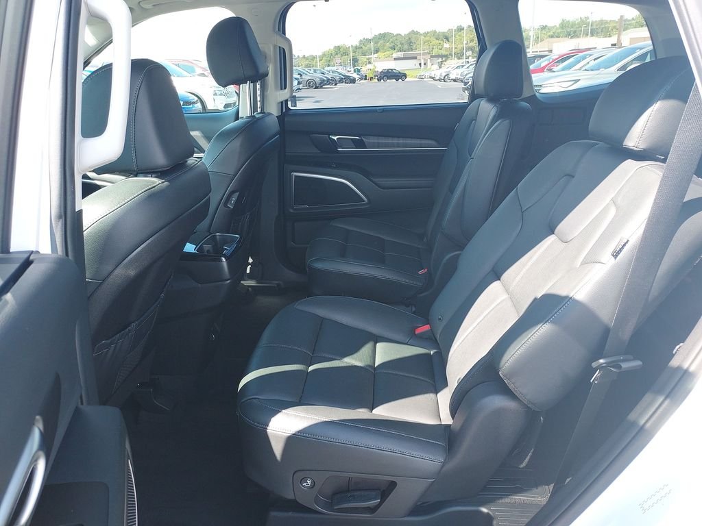 Used 2025 White Kia EX image 14