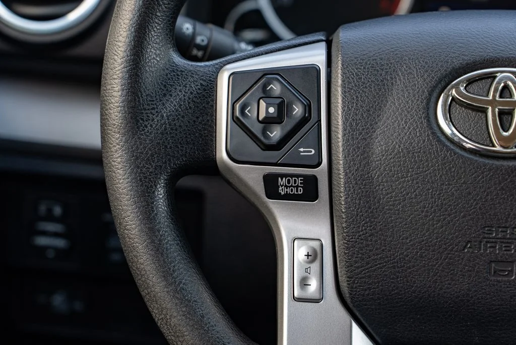Used 2017 Silver Toyota SR5 image 14