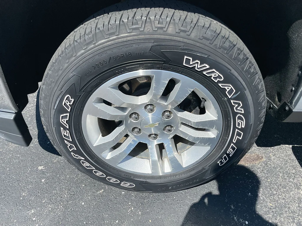 Used 2018 Silver Ice Metallic Chevrolet LT image 30