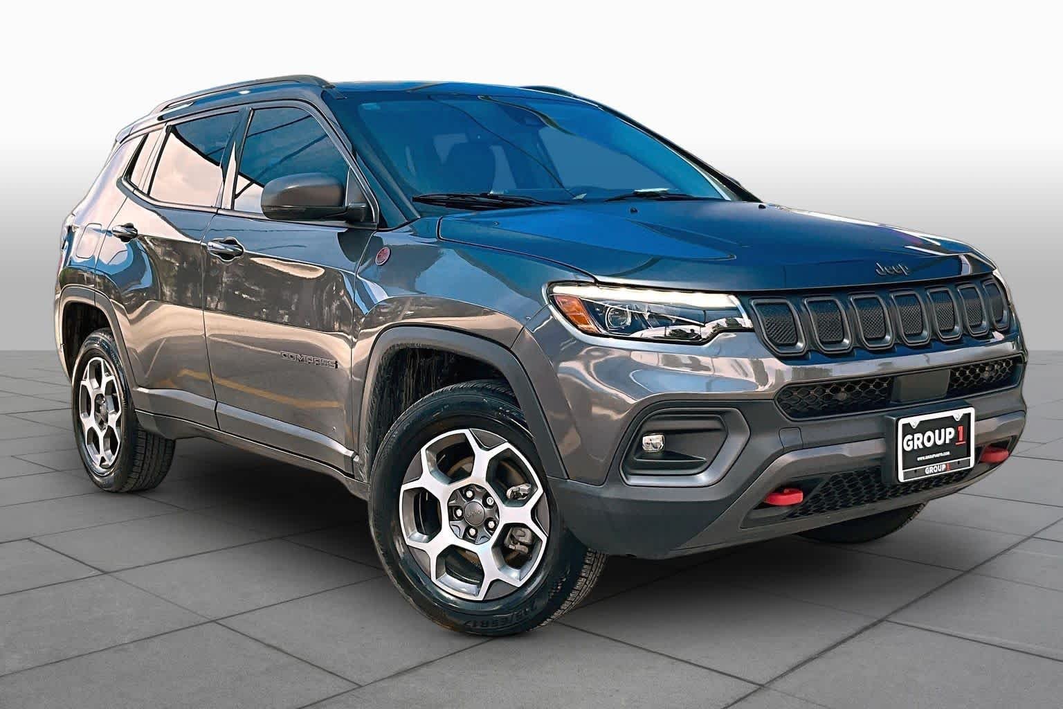 Used 2022 Granite Crystal Metallic Clearcoat Jeep Trailhawk image 3