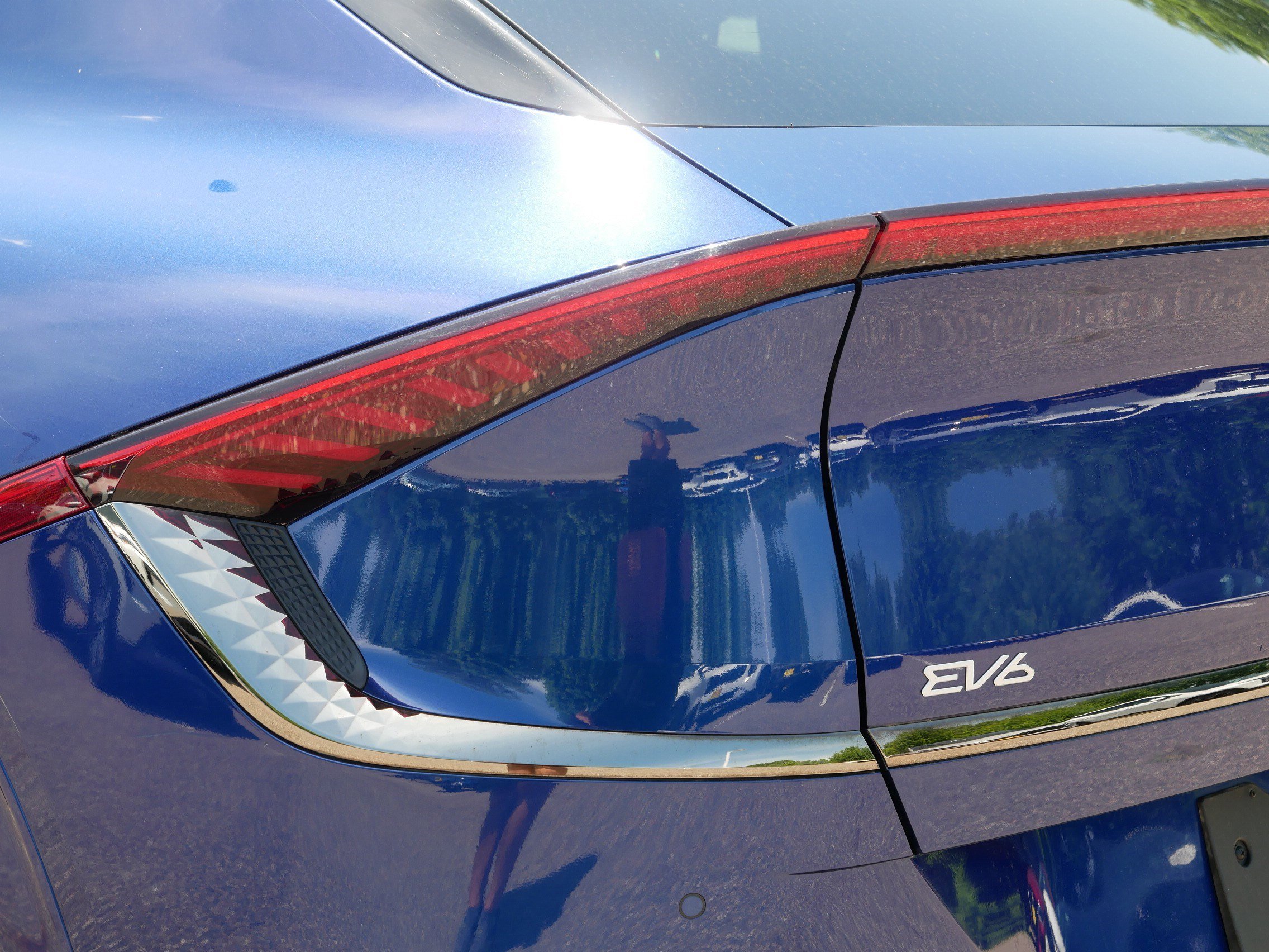 Certified Used 2023 Yacht Blue Kia GT-Line image 17
