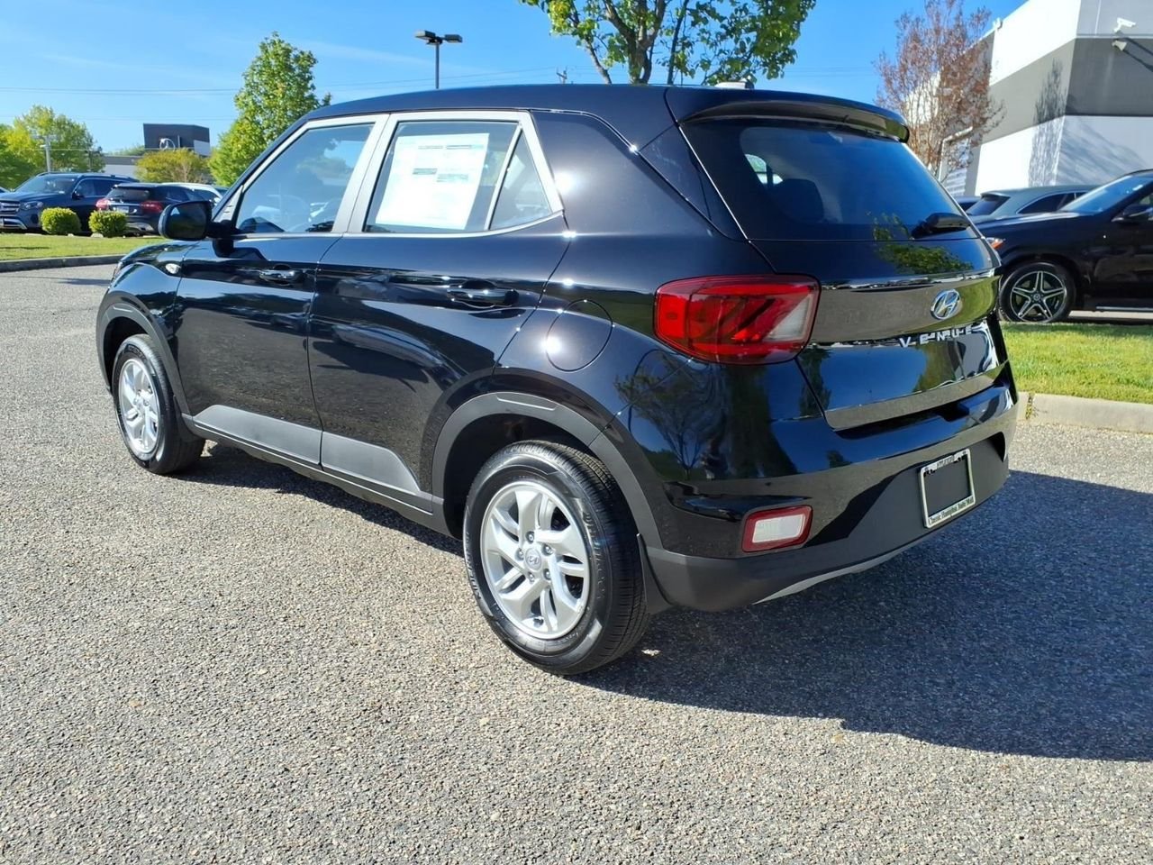 New 2026 Onyx Black Hyundai SE image 8
