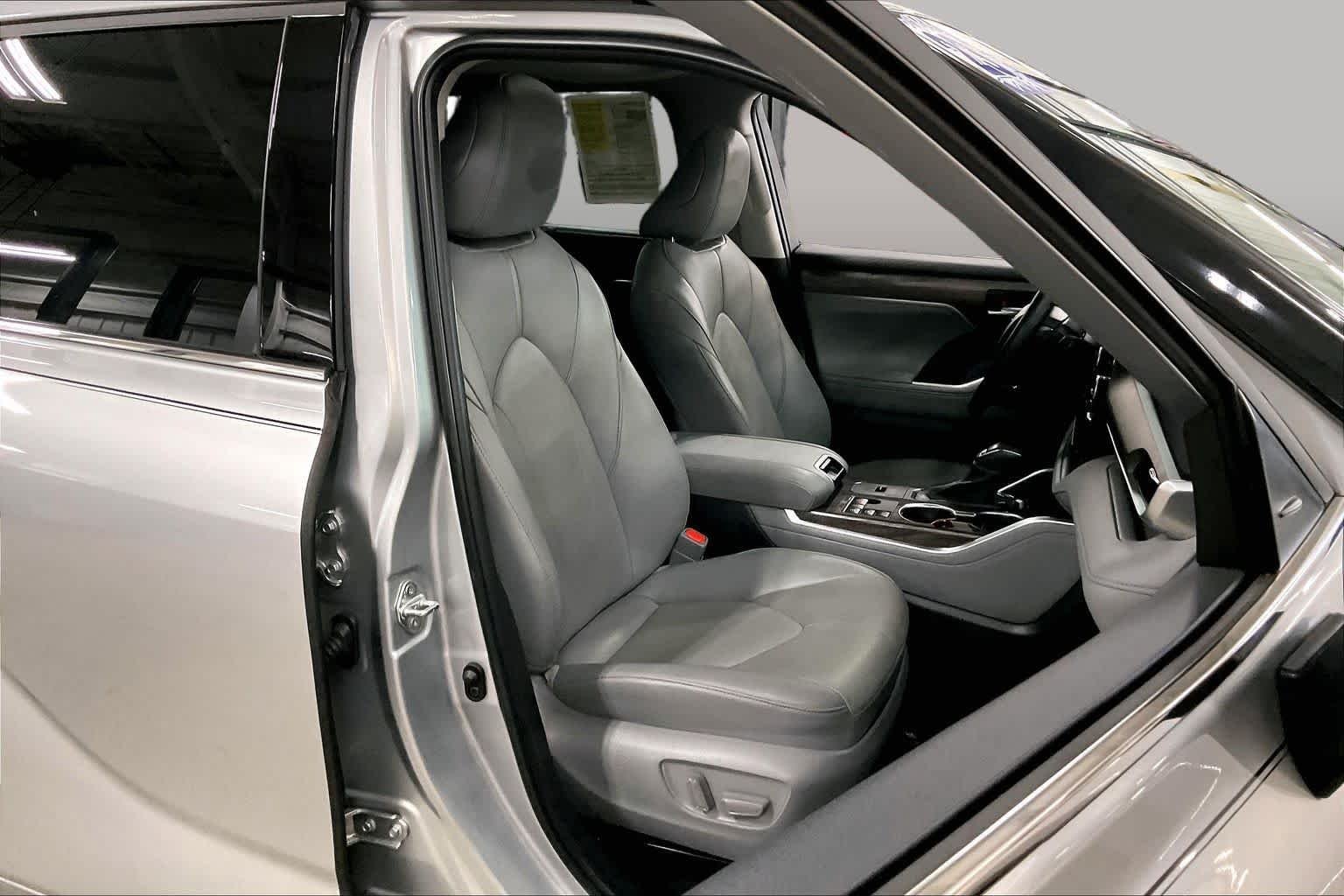 Used 2023 Celestial Silver Metallic Toyota Hybrid Limited image 9