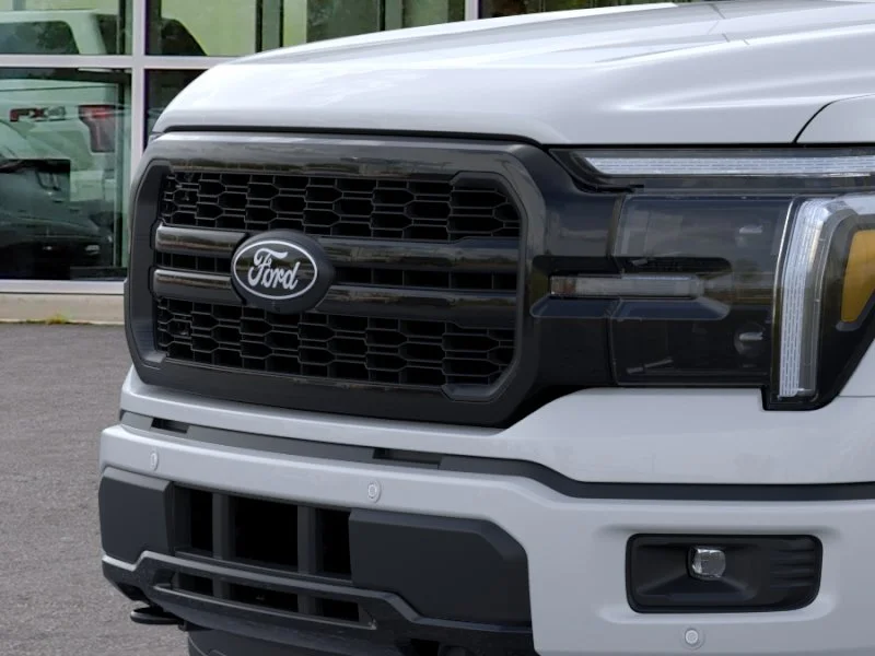New 2026 Oxford White Ford Lariat® image 38