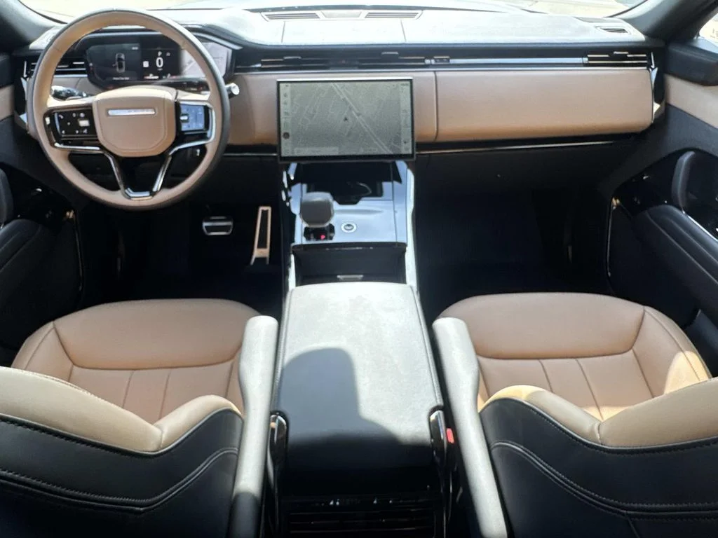 New 2026 Ostuni Pearl White Land Rover Dynamic SE image 9