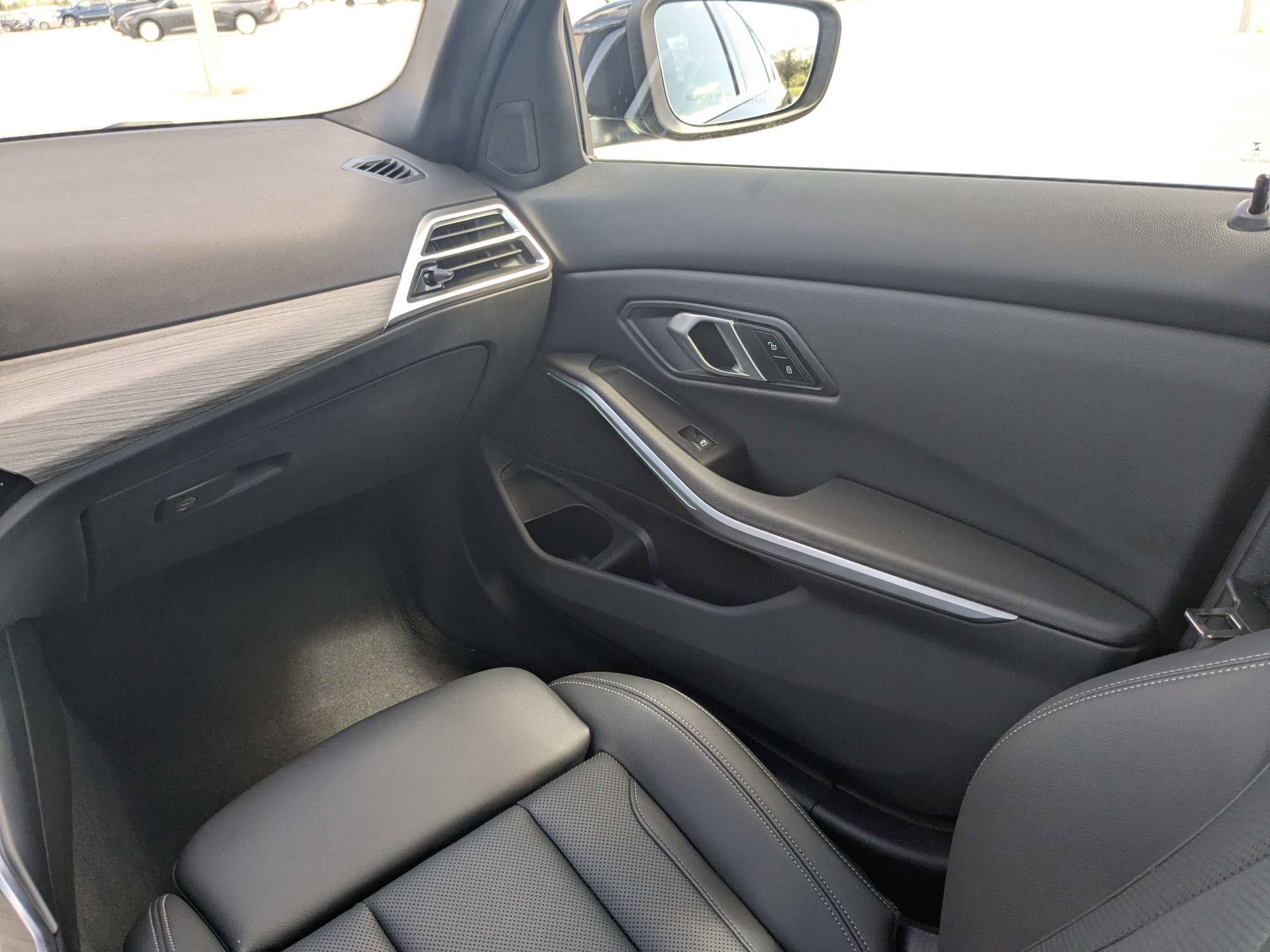 2025 BMW 3 Series 330i - Photo 17