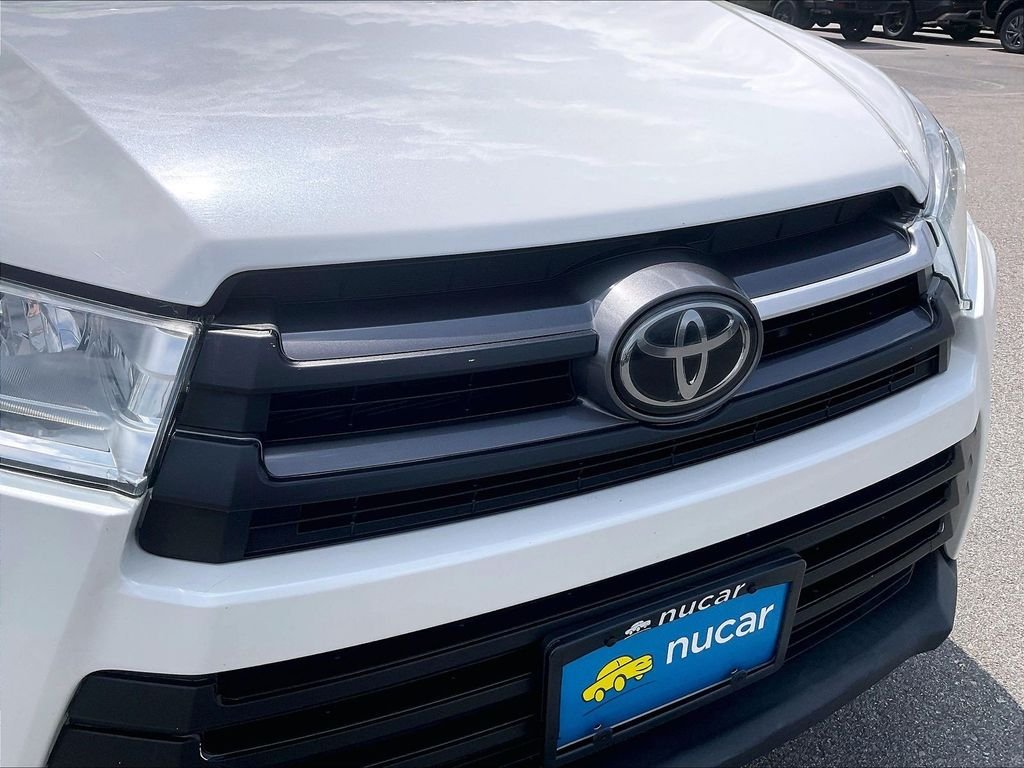 Used 2019 Blizzard Pearl Toyota XLE image 31