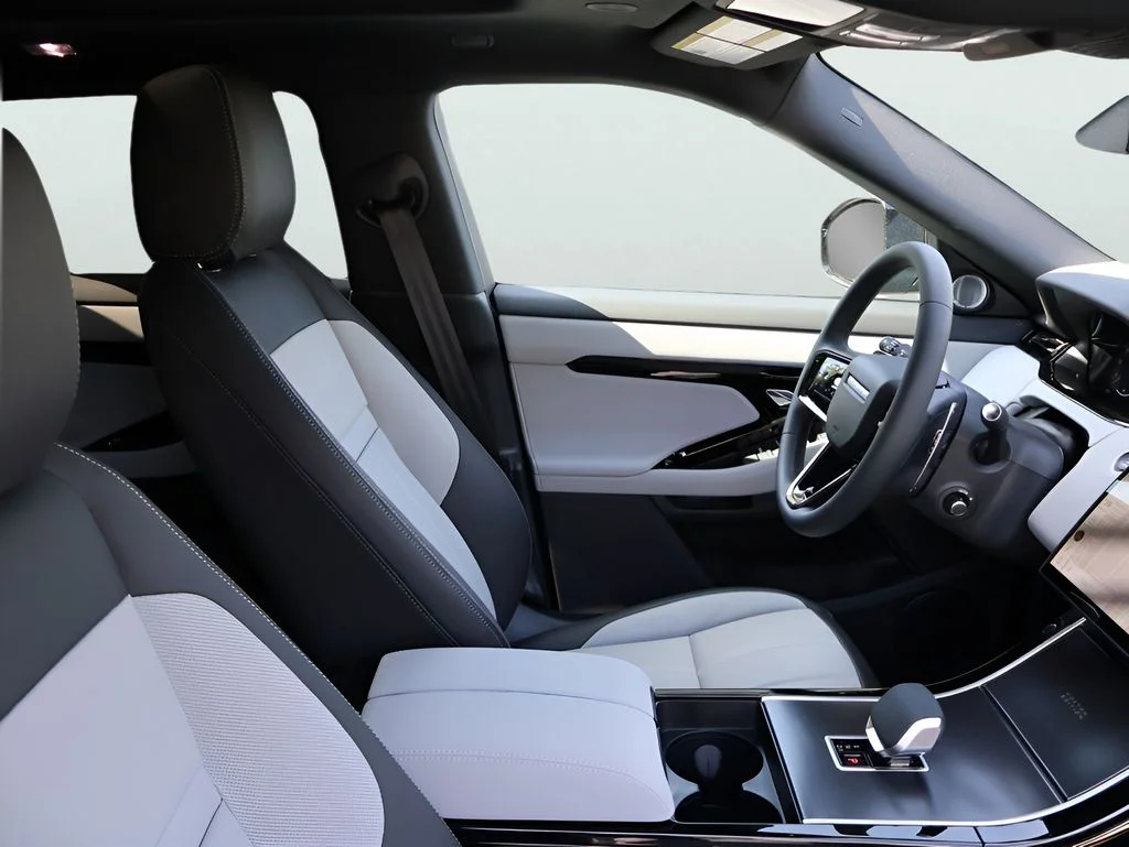 New 2026 Tribeca Blue Metallic Land Rover Hoxton Edition image 8