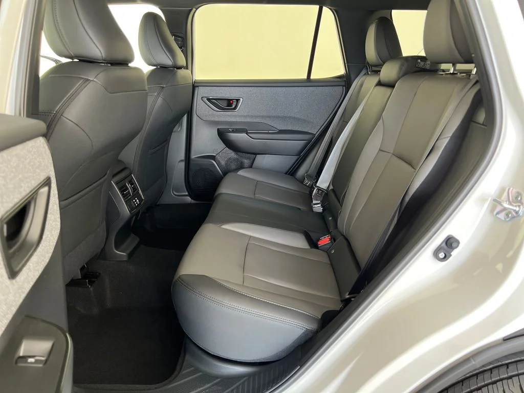 New 2026 CRYSTAL WHITE PEARL Subaru Premium image 27