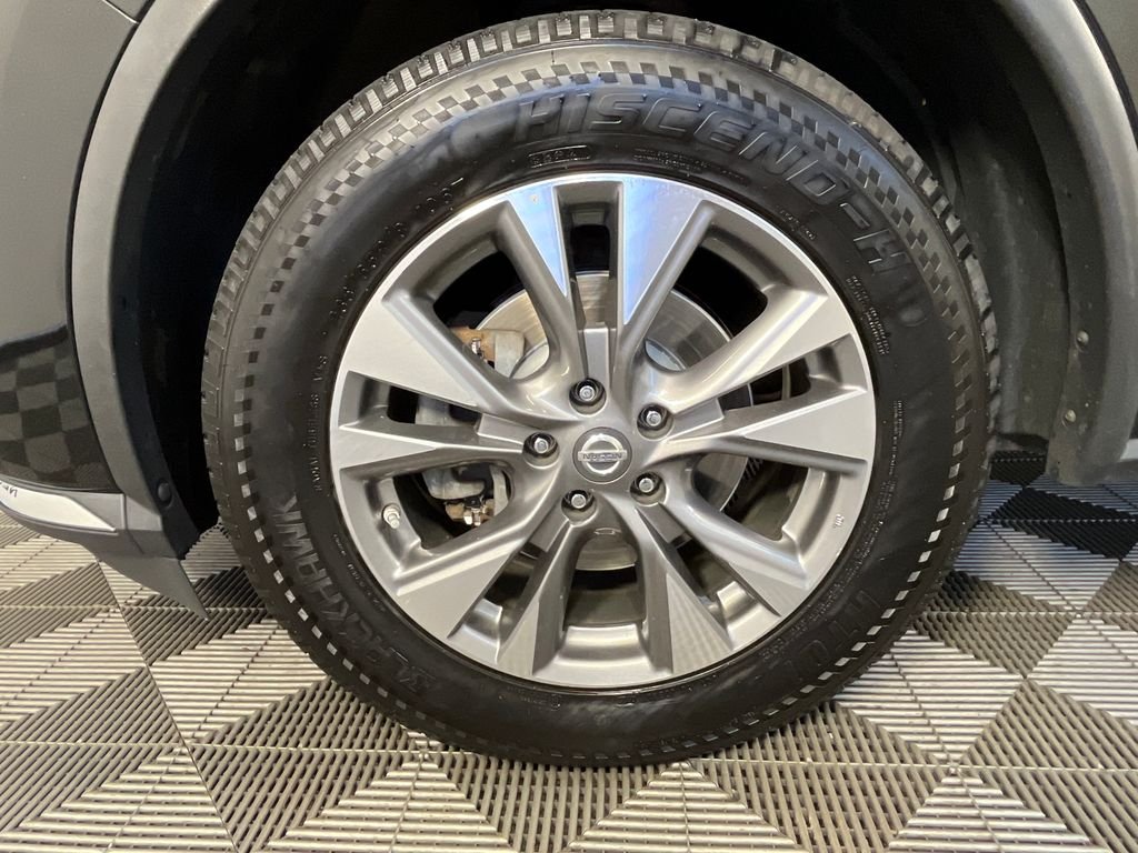 Used 2016 Black Nissan SV image 15
