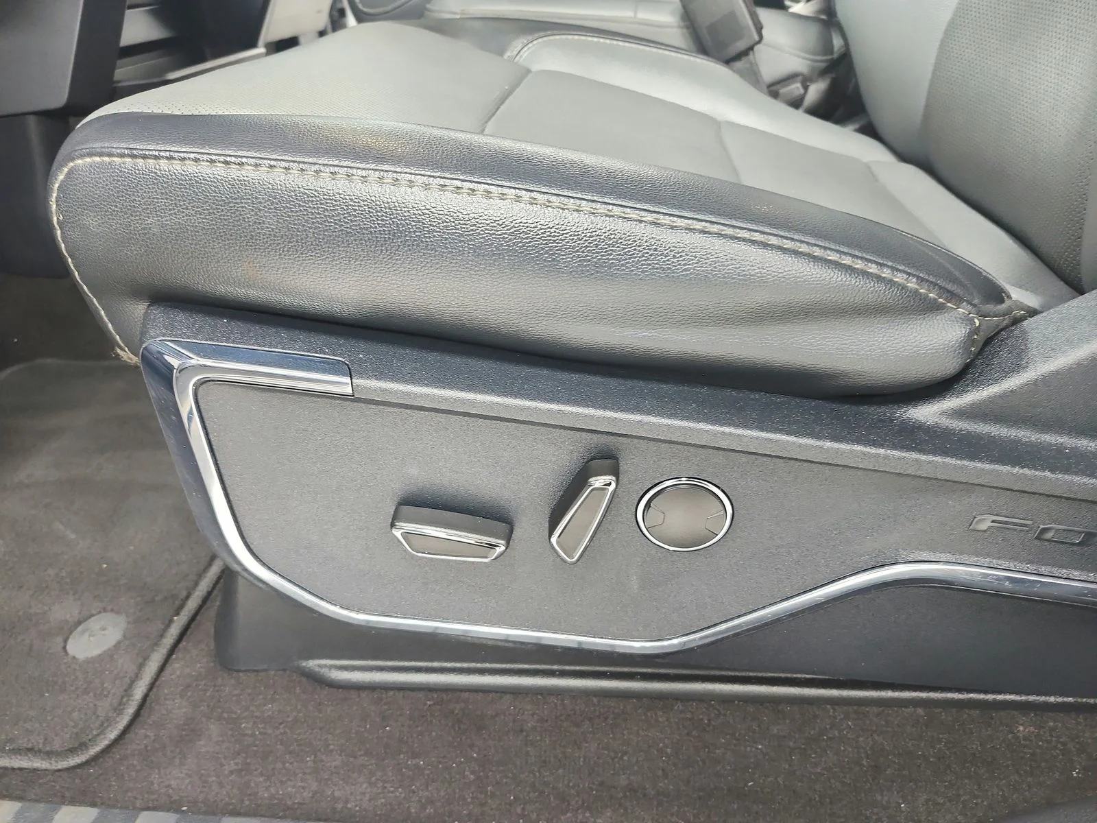 Used 2021 White Ford Lariat image 20