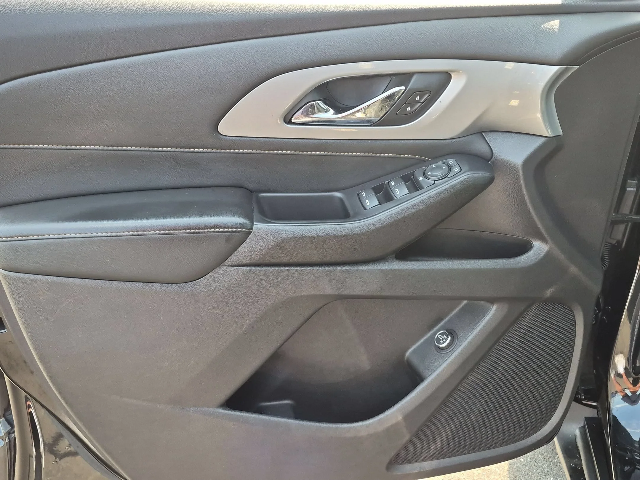 Used 2021 Mosaic Black Metallic Chevrolet LT Cloth image 20